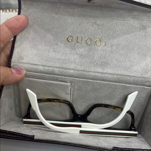 (Z6) Gucci unisex glasses in white and leopard print, with case